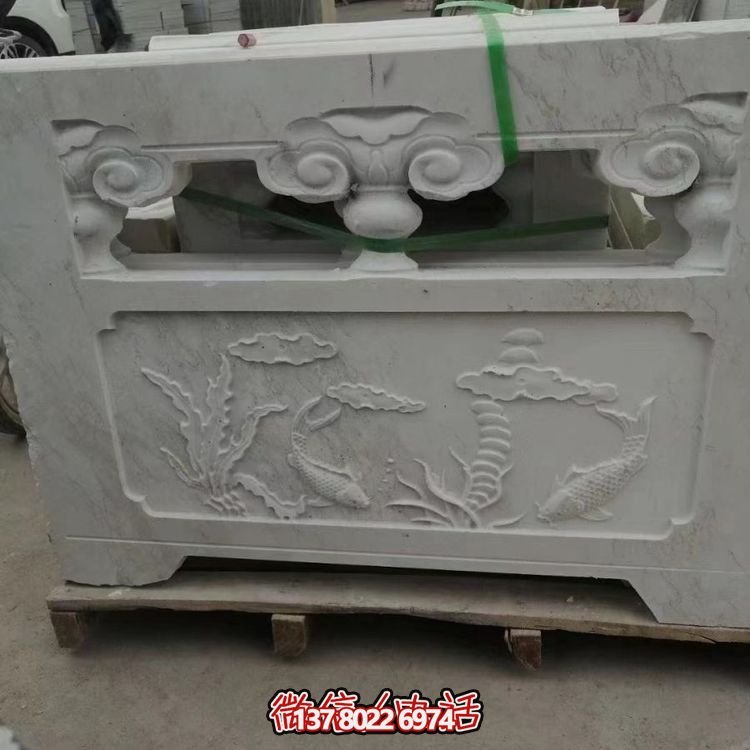 結(jié)合美觀實用的漢白玉護欄擺件