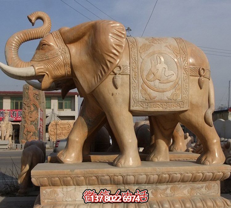 大型黃蠟石雕大象雕塑，為企業(yè)、酒店、景觀增添華麗風(fēng)采