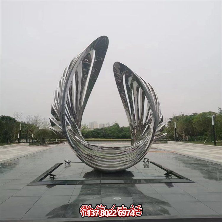 不銹鋼抽象翅膀藝術雕塑，為戶外廣場增添獨特景觀