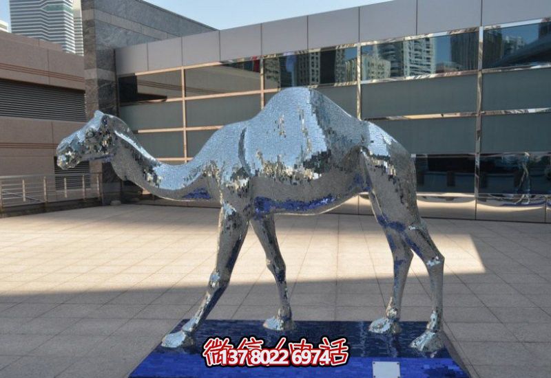 不銹鋼駱駝雕塑，為廣場(chǎng)添彩