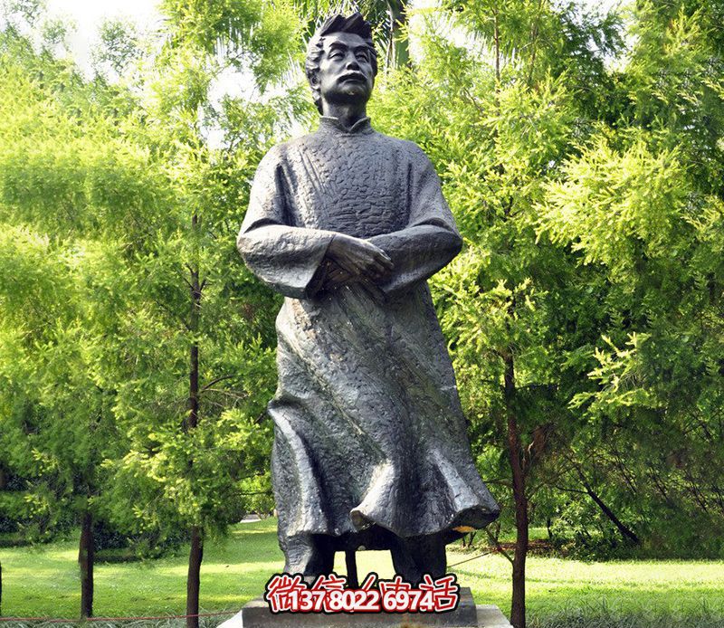 玻璃鋼魯迅人物雕塑，為公園景觀裝飾點綴