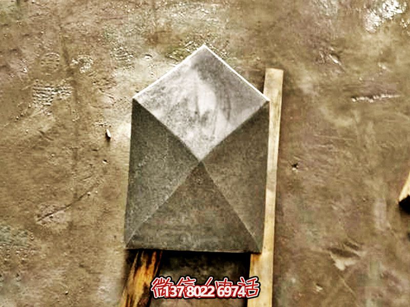 菱形擋車石阻石球，為兒童游樂場提供安全保障