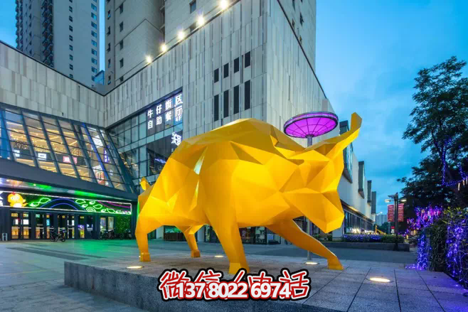 玻璃鋼彩繪雕塑讓你的廣場現(xiàn)象級創(chuàng)意牛！
