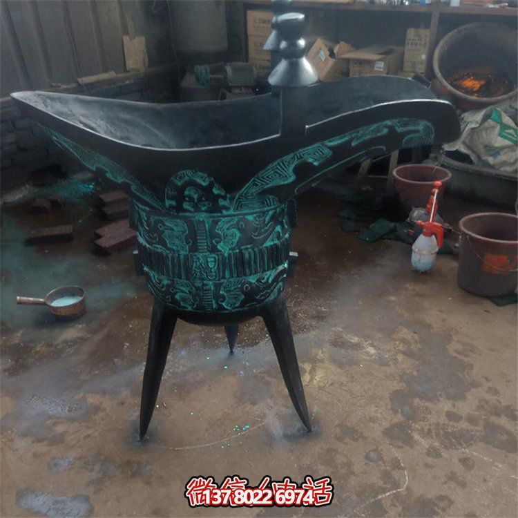 青銅仿古器皿，景觀雕塑擺放，點(diǎn)綴景區(qū)園林