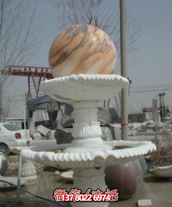 公園完美融合大理石、風(fēng)水球、噴泉和雕塑的美景