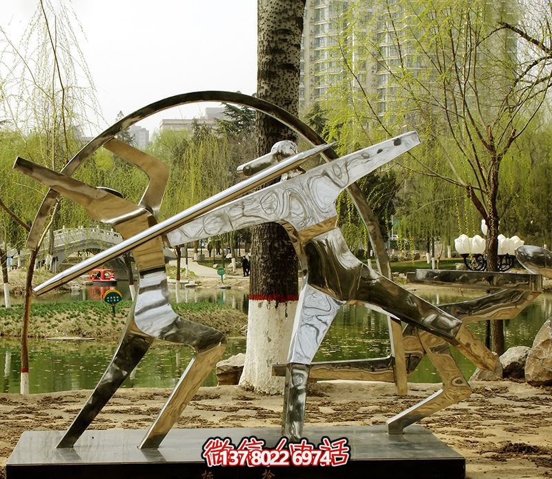 不銹鋼鏡面標(biāo)槍雕塑——精致、創(chuàng)意、華美