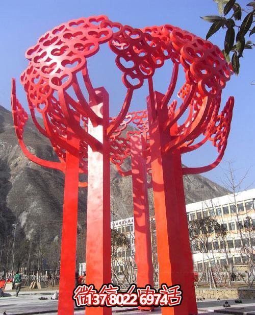 室內(nèi)不銹鋼心形雕塑，點(diǎn)綴別墅景區(qū)美景