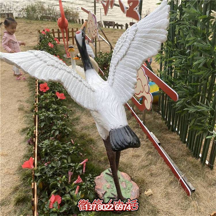 動物園池塘玻璃鋼仿真動物仙鶴雕塑
